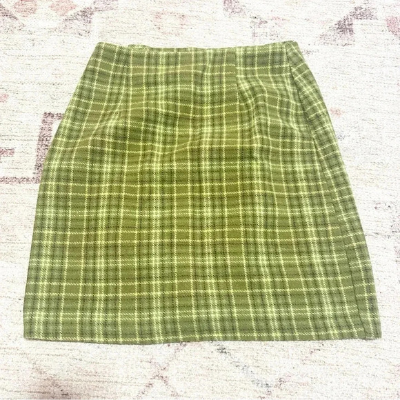 Vintage 90’s Green plaid wool blend mini skirt with button detail size 3 - Picture 7 of 10